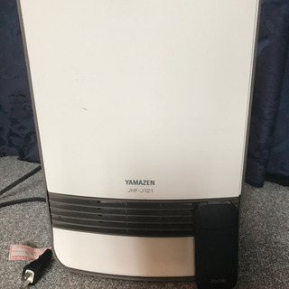 ヤーマンセラミックファンヒーター。