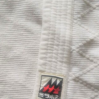 柔道着（上下＋白帯）の画像