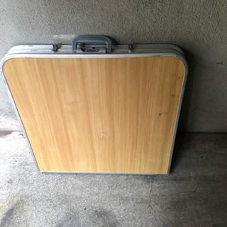 アウトドア　折りたたみテーブルの画像