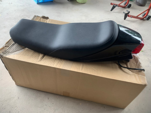 【最終値下】デルスラーラ　SR-Zシート　SR400 キャブレター車用　未使用