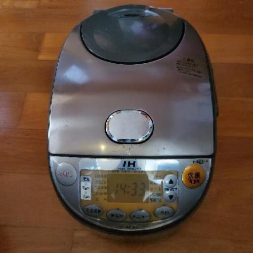 炊飯器　2012年製