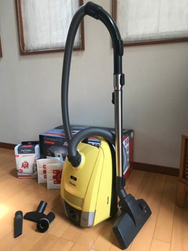 ??ミーレ社製　Compact C2　紙パック式高級掃除機　専用紙パック4枚付き