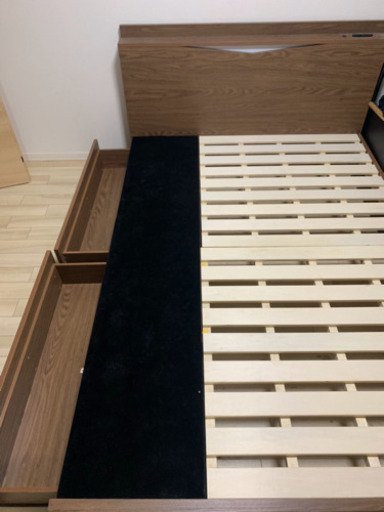 決まりました。収納付きダブルベッド