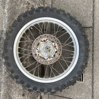 CRM250 リヤタイヤ　ホイールの画像
