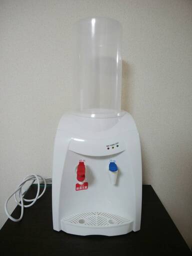 家庭用　卓上　ウォーターサーバー　２Lペットボトル　【最終値下・5/31まで】