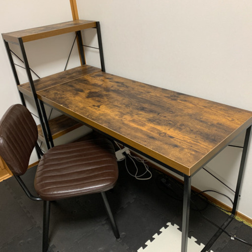 譲渡予定決定済【3点セット！】デスク、チェア、ブックシェルフ