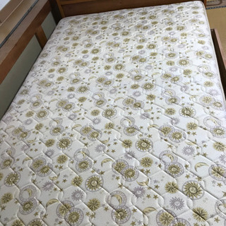 セミダブルベッドの画像