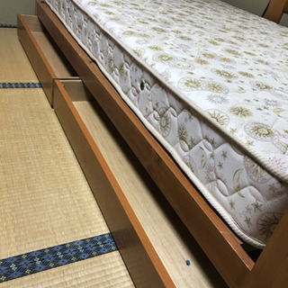 セミダブルベッドの画像