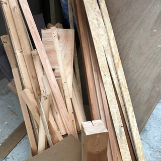 解体した後の木材　薪などにいかがですか