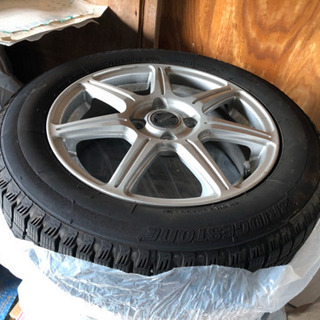 ブブリヂストン　スタッドレスタイヤ