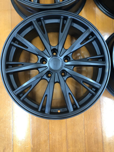 18インチ　ホイール　7JJ PCD114.3