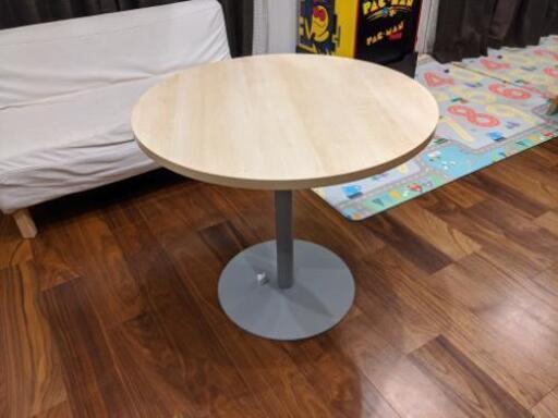 ラウンド型カフェテーブル