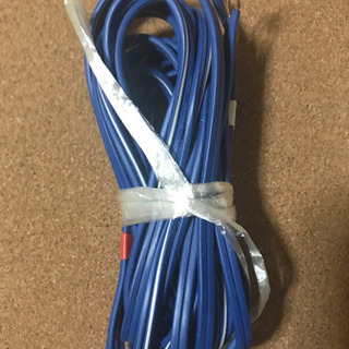 スピーカー同士つなぐケーブル…かな？