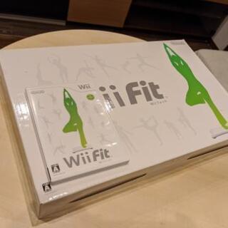Wii2台セット(hacked) WiiFit/ヌンチャクコントローラーx2/クラシックコントローラーx1の画像