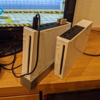 Wii2台セット(hacked) WiiFit/ヌンチャクコントローラーx2/クラシックコントローラーx1の画像