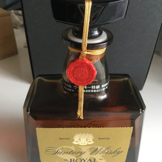 サントリーウイスキー　ROYALSR 古酒　720ml