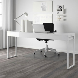 IKEA ベストーブルシュ テーブルの画像