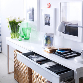 IKEA ベストーブルシュ テーブルの画像