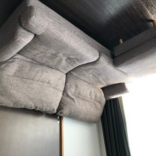 2.5人掛けソファとオットマンの画像