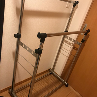 (お取引き中)キャスター付　伸縮ハンガーラック