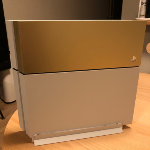 【値下げしました】PS4 ゴールドカバー換装 ソフト3本＋縦置きスタンド付属