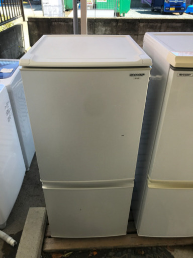 冷蔵庫、シャープ、2010年、137L、2ドアです★