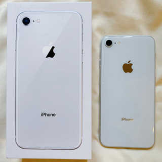 美品 iPhone 8 Silver 64 GB SIMフリー