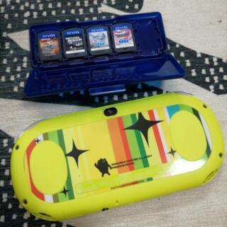 値下げ🎊！！PSVita ペルソナ4プレミアムモデル本体＋６本本体収納ケース付の画像