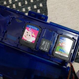 値下げ🎊！！PSVita ペルソナ4プレミアムモデル本体＋６本本体収納ケース付の画像