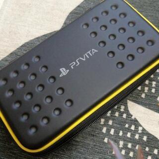 値下げ🎊！！PSVita ペルソナ4プレミアムモデル本体＋６本本体収納ケース付の画像