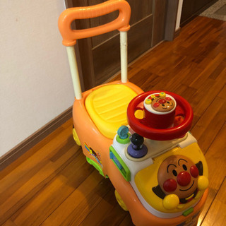 アンパンマンの自動車の画像