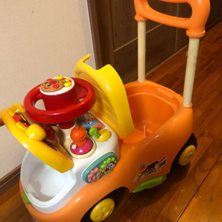 アンパンマンの自動車の画像