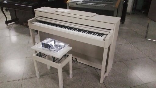 ヤマハクラビノーバ　CLP575WA　（2015年製） 【新響楽器甲子園店】