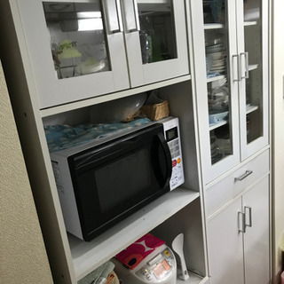 （お取引中）食器棚　キッチンボード　ホワイト　2点セット