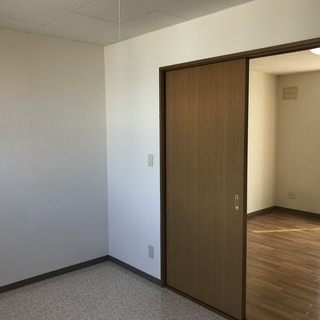 大家直☆期間限定値下げ！！苫小牧市本幸町2ＬＤＫの人気アパート40000円（管理費別）が、管理費無し38000円でＯＫ（※3月31日までにお申込みを頂いた場合）/ジモティー限定で初期費用も大サービス！！ - 賃貸（マンション/一戸建て）