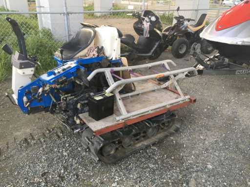 砂浜 牽引 ジェットスキー 上下用 シングルスタンド付き クローラーマシン