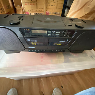 カセットテープもダブルで使えるCDラジカセ