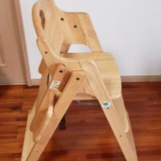 木製ベビーチェアの画像