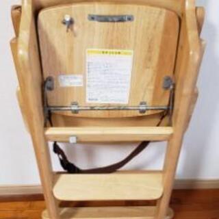 木製ベビーチェアの画像