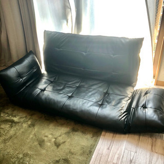 【展示会品/値下げ】革張り黒ソファ リクライニング可/ローソファにも出来ます！の画像
