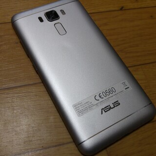 値下げ、シムフリー 5.5インチ 4GB/32GB zenfone3 laser 訳ありの画像