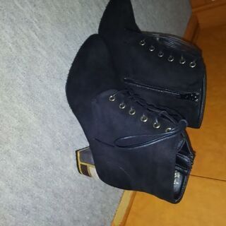 ショートブーツ👢⁉　季節外れの為　値下げ😆