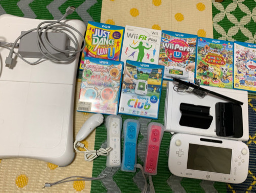 WiiU本体　パット　ソフト7つ　リモコン3つ