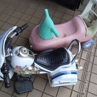 差し上げます。幼児用 足こぎ バイクと手押し車