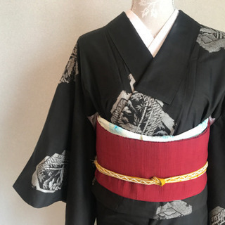 美品、人気の地空の粋な黒大島紬。
