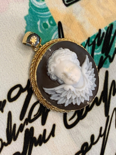 新品です！可愛い天使カメオペンダントトップ