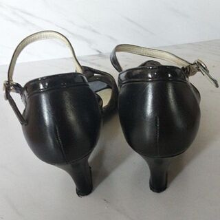 値下げ！サンダル　革　黒　24cmの画像