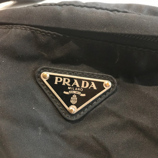 PRADAボディーバッグの画像