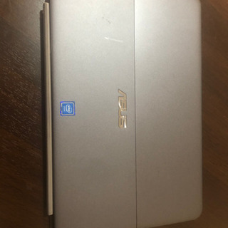 ASUS 10.1” Transformer Mini T102HA-D4-GR, 2 in 1 Touchscreen Laptop, Intel Quad-Core, 128GB SSDの画像