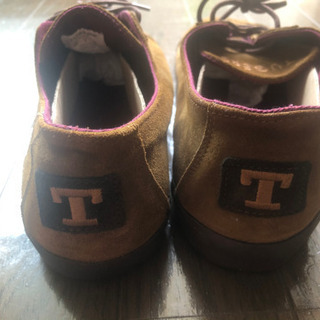 【値下げ】スペインブランド　Tugers スウェード靴の画像